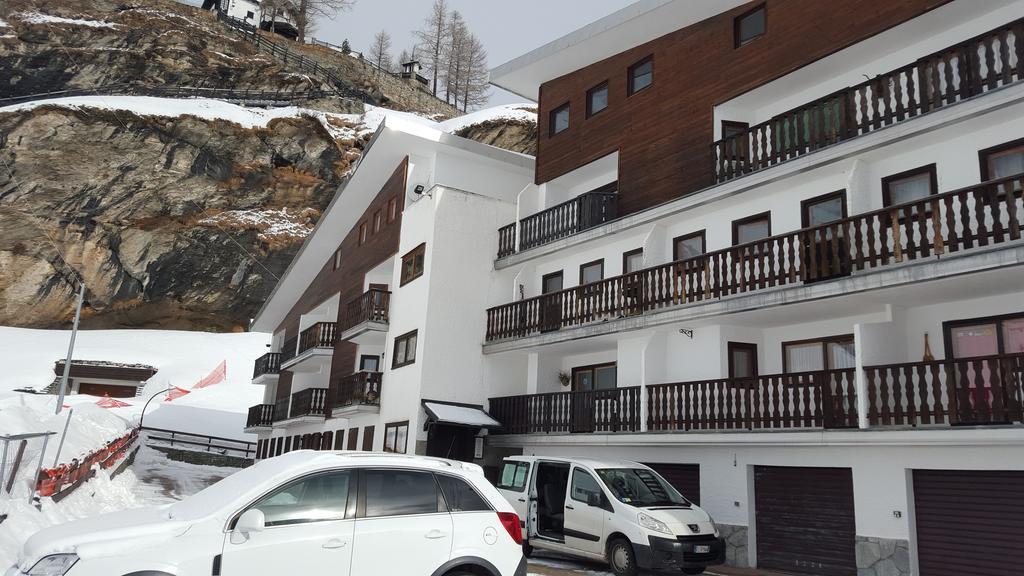Matterhorn Studio Cervinia เบรยล์-แชร์วิเนีย ภายนอก รูปภาพ